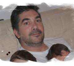 Παπαγεωργίου, βουλευτής ευβοίας του πασοκ. Baggelhs Ploios O H8opoios Poy Syntara3e To Para Pente Pantreythke Mia Kallonh Kai Exase Ena Paidi Se Troxaio Znews