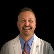 Same patient, same knee, X-rays