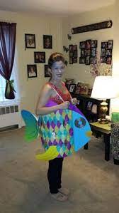 rainbow fish halloween costume poster board cupcake liners and glitter kostum fikirleri kostum parti