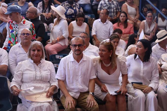 Diputado del oficialismo silbó a legisladora del PLN y otras incitaron a manifestantes en Puntarenas - El Observador CR