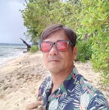 Mga sir, ano po kaya tawag dito sa nasa gilid ng roof yung may line na  design, hindi po kasi ako makakita mg ganyan sa mga hardware. Salamat po sa  may alam