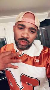 Travis Renfro's Instagram, Twitter & Facebook