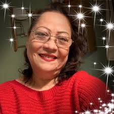 Este es un árbol medicinal cuyo fruto tiene diversos usos. Alguien reconoce  este árbol ???