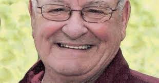 Lori Truax's Instagram, Twitter & Facebook