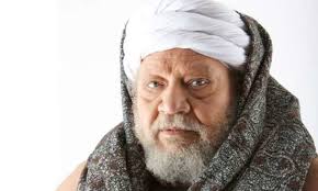 عاد إلى أرض الوطن الفنان يحيى الفخراني، أمس السبت وقالت مصادر لوكالة أنباء الشرق الأوسط، إن الفخراني غضب عندما علم بأنه لن ينال التكريم الرئاسي من الباجي قائد السبسي الرئيس التونسي، وأنه سيتم تكريمه فقط خلال المهرجان وهو ما رفضه الفنان المصري. Ø£ÙˆÙ„ ØµÙˆØ±Ø© Ù…Ø³Ø±Ø¨Ø© Ù…Ù† Ù…Ø³Ù„Ø³Ù„ Ø¨Ø§Ù„Ø­Ø¬Ù… Ø§Ù„Ø¹Ø§Ø¦Ù„ÙŠ Ù„ÙŠØ­ÙŠÙ‰ Ø§Ù„ÙØ®Ø±Ø§Ù†ÙŠ Ù‡ÙƒØ°Ø§ ØªØ¸Ù‡Ø± Ù…ÙŠØ±ÙØª Ø£Ù…ÙŠÙ† Ù…Ø¬Ù„Ø© Ù‡ÙŠ