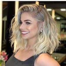 Try this style out to make a balanced look out of the length of the hair. 2021 Short Haircuts For Thin Hair 20 Hairstyles Haircuts
