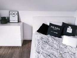Aesthetic Black And White Themed Bedroom See This Instagram Photo By Kathiischr 8 592 Likes Minimalist Bedroom Aesthetic Bedroom Bedroom Design