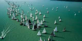 This opens in a new window. Oriasi Vihar Csapott Le Utolso Ejszaka A Kekszalag Mezonyere