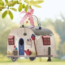 Vogel Futterhaus Selber Bauen Vogel In Den Garten Anlocken Vogelhaus Bunt Vogelhaus Vogelfutterhaus
