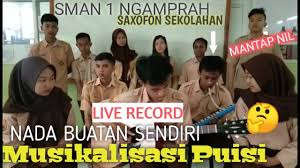Bersandar pada tari warna pelangi kau depanku bertudung sutra senja di hitam matamu kembang mawar dan melati harum rambutmu mengalun bergelut senda. Download Instrumen Untuk Puisi Sajak Putih Mp3 Mp4 3gp Flv Download Lagu Mp3 Gratis