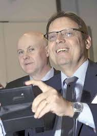 SÄHKÖLIITTO ONNITTELEE VANHINTA JÄSENTÄÄN SIVUT 12-13