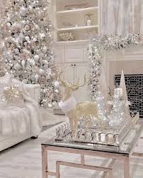 44 Modern Artistic Christmas Decor Ideas For Your Inspiration Christmas Christmasdecor Elegant Christmas Decor Elegant Christmas Modern Christmas Decor