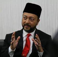 Difahamkan, satu perjumpaan antara ketua bahagian armada bersatu bersama tun dr mahathir mohamad akan diadakan di yayasan kepimpinan perdana petang. Mukhriz Mahathir The Dutiful Son Malaysia Beckons