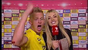 Ukrayna milli takım forması giyen oleksandr zinchenko, birçok maç sonrası spiker sevgilisi vlada sedan ile dikkat çeken pozlar vermişti. Oleksandr Zinchenko With Vlada Shcheglova Marca English