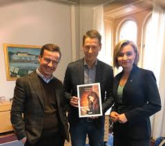 From wikimedia commons, the free media repository. Bris Ar Twitter Idag Overlamnades Bris Nya Arsrapport Till Ulf Kristersson Och Buschebba Tack For Givande Samtal Om Okningen Av Barns Kontakter Kring Allvarlig Psykisk Ohalsa Och Hur Samhallets Stodinsatser Ska Starkas