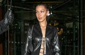Dj with black tattooed eyeballs and horn implants is rejected by his devout catholic family. Bella Hadid Darum Zog Sie Sich Online Zuruck