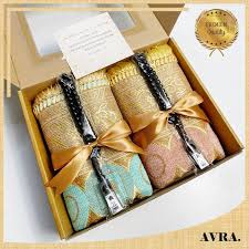 Semoga menginspirasi dalam memilih barang yang sesuai untuk hadiah pengantin baru. Kado Pernikahan Harga Terbaik Agustus 2021 Shopee Indonesia