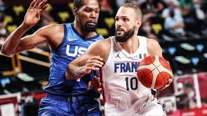 Retrouvez les matchs de république tchèque contre france, et venez soutenir votre équipe de basket favorite. Jo 2021 L Equipe De France De Basket Renverse L Ogre Americain Et Lance Parfaitement Son Tournoi