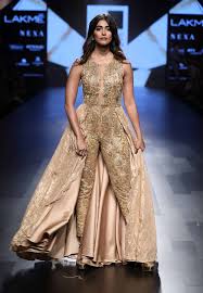 Pooja Hegde Looks Like A Diva In Sonaakshi Raaj Skin Collection At Lakme Fashion Week Winter Festive 2017 Urban Asian She marked her debut in the hindi film industry with 2010's dabangg opposite salman khan. sonaakshi raaj skin collection