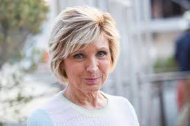 Retrouvez toutes les infos sur evelyne dhéliat avec voici.fr ! Evelyne Dheliat Revient Sur Sa Bataille Contre Le Cancer