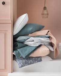 Maybe you would like to learn more about one of these? La Marque Essix