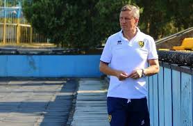 Исполнительный директор фк металлист 1925 андрей неделин после матча 25 тура оболонь — металлист 1925 (1: Vyacheslav Hruslov I O Glavnogo Trenera Fk Metallist 1925