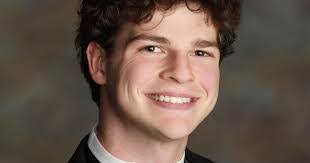 Robert Rhymes's Instagram, Twitter & Facebook