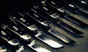 *this post may contain affiliate links. Best Pocket Knife Brands Cool Material