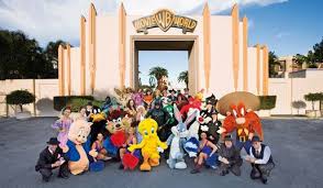 Pin By Vacations Made Easy On Theme Parks All Over The World Gold Coast Theme Parks Australia Australia Holidays