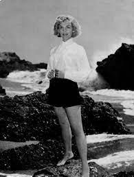 Lizabeth Virginia Scott 1922 2015 Lizabeth Scott Classic Hollywood Hollywood Legends