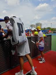 Schwartzman and isner will be representing team world in the second instalment of the laver cup from chicago this weekend. John Horn On Twitter 5 7 Diego Schwartzman 6 10 John Isner Big Size Differential Only 3 World Ranking Spots Differential Rogerscup Atp Https T Co 3l1miatfbd