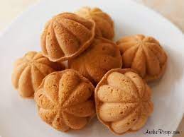 Kuih bahulu merupakan kuih tradisional yang sudah lama terkenal di malaysia. Resepi Kuih Bahulu Sedap