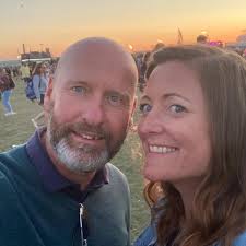 Hello. Could anyone recommend a good chimney sweep, please? What's the  going rate at the moment? Thanks in advance.