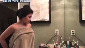 Twitch Streamer Flashing Her Boobs On Stream & Accidental Nip Slips Set 8 -  FAPCAT