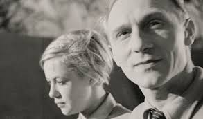 Entdecke die karriere von hertha thiele. Filmklassiker Kuhle Wampe Filmdienst