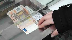 Prezenta listă nu implică obligativitatea utilizării cursurilor valutelor şi aurului în tranzacţii efective de schimb valutar şi înregistrări contabile. Casa Schimb Valutar Oradea Bihor Curs Euro Dolar Lira Sterlina Exchange Office