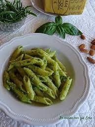 Allora siete le persone giuste a cui proporre la ricetta della pasta con il pesto, perfetta da realizzare adesso che la bella stagione è in arrivo e si. Pesto Pasta