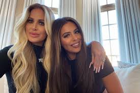 Kim kardashian west wanted to cut down on holiday stress this year. Kim Zolciak Biermann S Christmas Decorations At Atlanta House Style Living