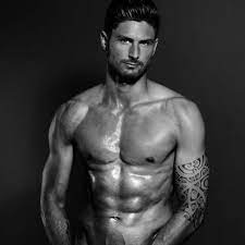 €* 30 eyl 1986, chambéry, fransa. Olivier Giroud S Tattoo