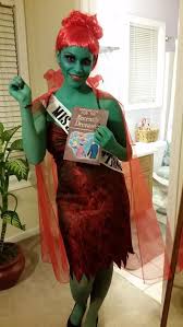 I began the miss argentina costume three halloweens ago. Maskerix Kostume Partys Deko Selber Machen Miss Argentina Costume Beetlejuice Costume Diy Mom Costumes