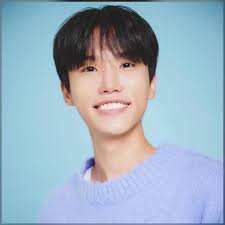 27-year-old Seo Won Jeong, also known as “WonJeongMan” or @ox_zung, is  Korea's “most followed” (non-celeb) TikTok content creator with a massive  following of 55.6M. After having gone viral for shouting, “Mama!” while