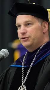 Lakeland University president announces resignation