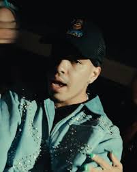 @fabriell_lmh salió con nuevo tema llamado “SUMERGIDA” e hizo oficial que  ahora forma parte de Under Water Music 🤿💧¿qué tal?