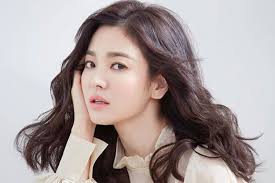 Bahan alami lebih baik untuk merawat kulit tertarik dengan kecantikan dan fashion sejak umur 15 tahun. Tips Kulit Wajah Glowing Dari Song Hye Kyo Dan Artis Korea Lainnya