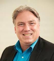 Julie Bertsch's Instagram, Twitter & Facebook