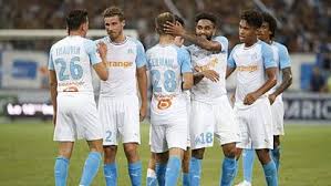 Luan peres y matteo guendouzi, futbolistas de olympique marsella, mostraron las marcas en sus cuerpos tras el ataque de los ultras del niza en el partido de la ligue 1 Ligue 1 La Alegria Y Las Dudas Del Olympique De Marsella Tras Volver A La Champions League Marca Com