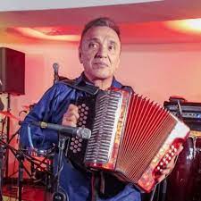 Tristeza en el vallenato: hallan sin vida a Ramiro Colmenares, el  acordeonero del famoso 'Santo Cachón'. Todo ocurrió en hotel de Paraguay -  Semana