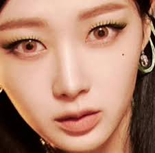 Giselle's Eye Contacts: A K-Pop Style Statement