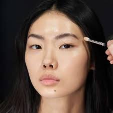 How to Apply, Put On Lipstick The Right Way