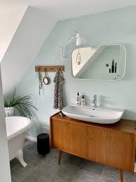 5 Diy Upcycling Ideen Fur Waschtische Aus Vintage Kommoden In 2020 Kommode Vintage Waschtisch Waschtischunterbauten